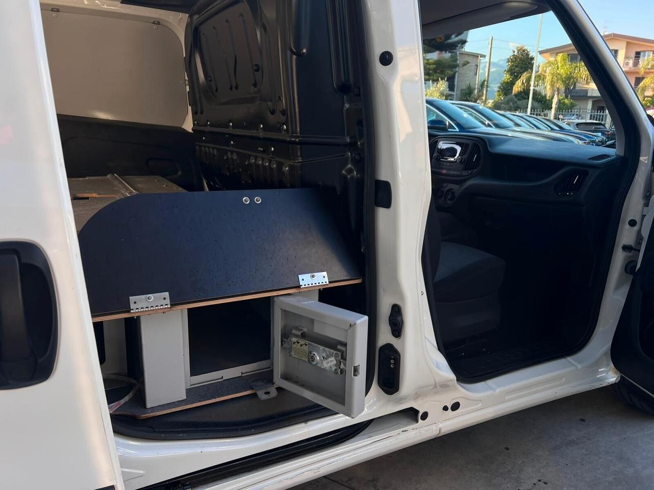 Fiat Doblo Doblò 1.6 MJT 120CV PL Combi Maxi XL M1 SX Allestimento trasporto Slot machinie , videogiochi