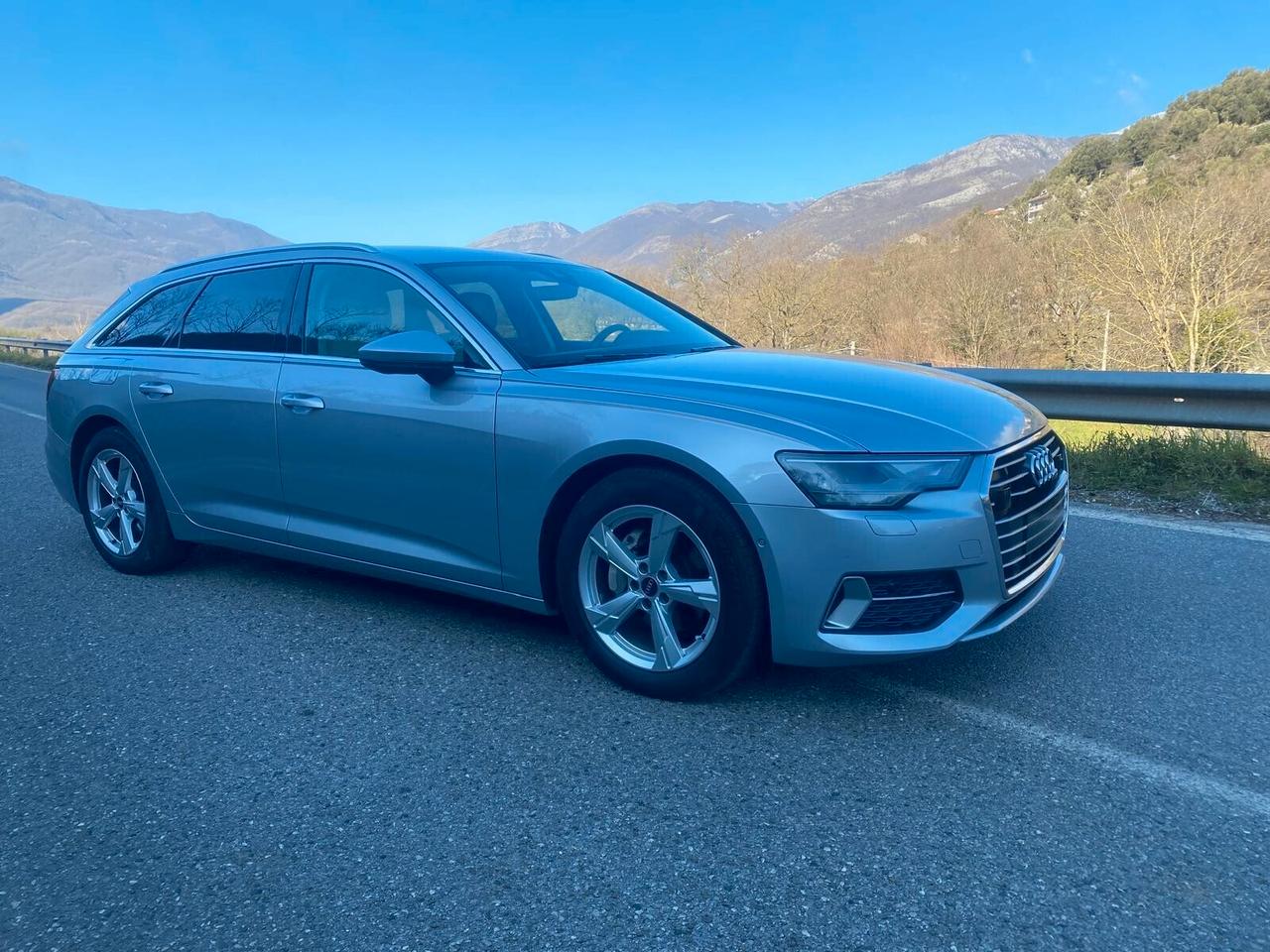 Audi A6 Avant 35 sport pelle LED navigatore