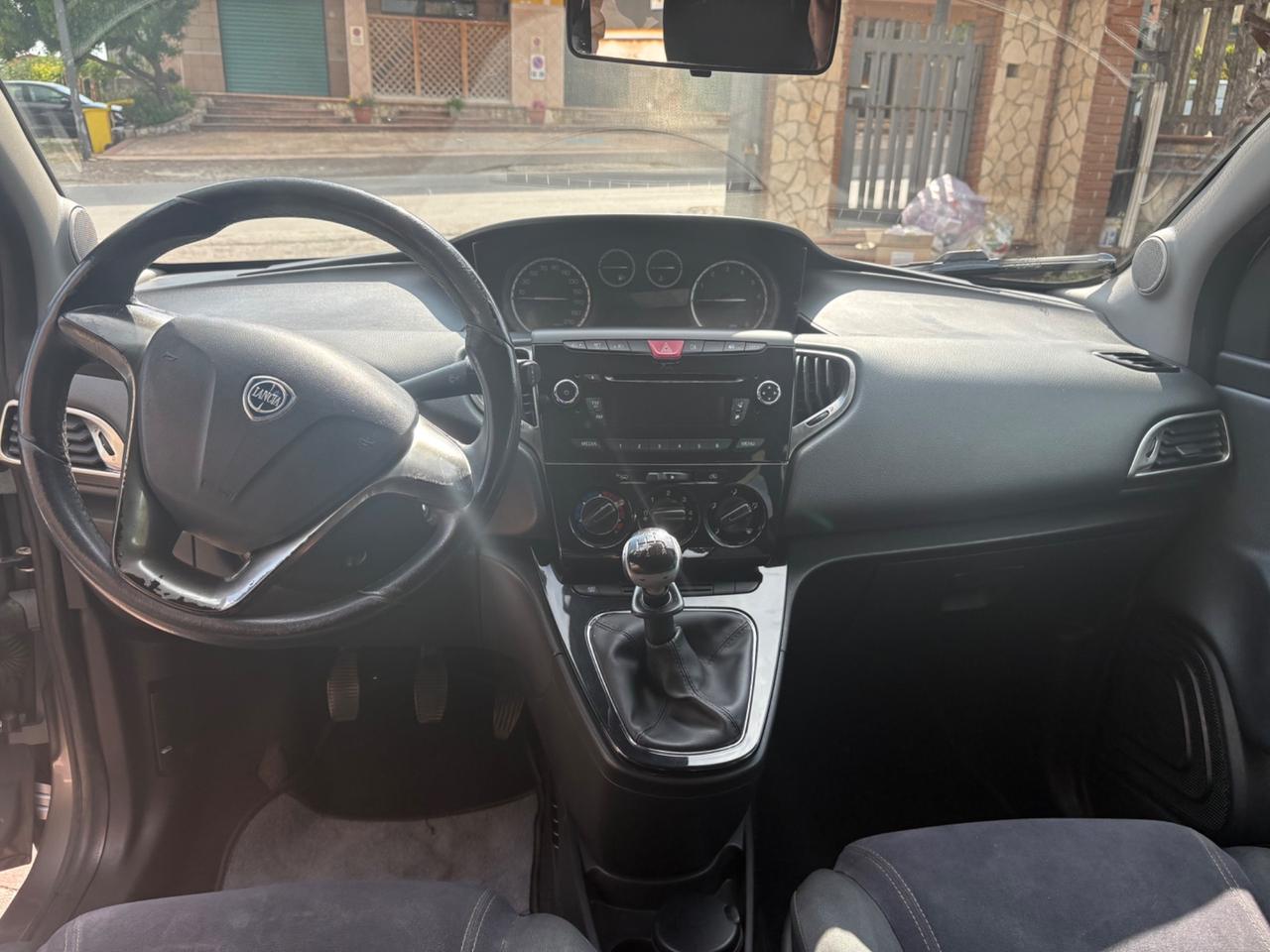 Lancia Ypsilon 1.2 69 CV 5 porte S&S Silver