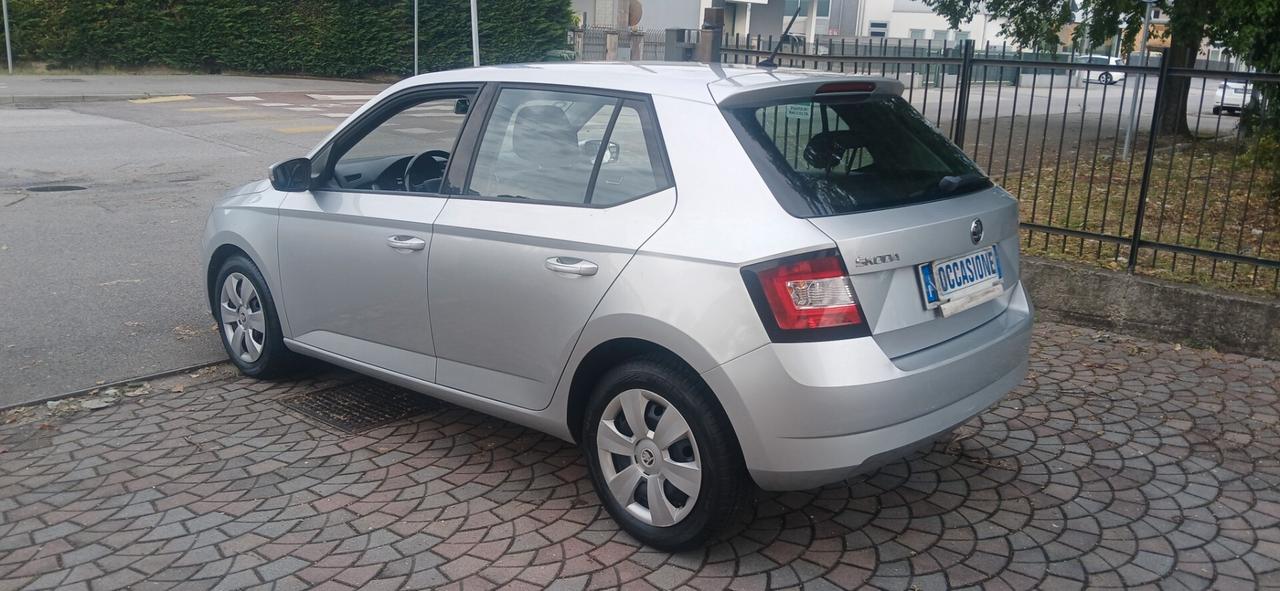 Neopatentati Skoda Fabia 1000 benzina