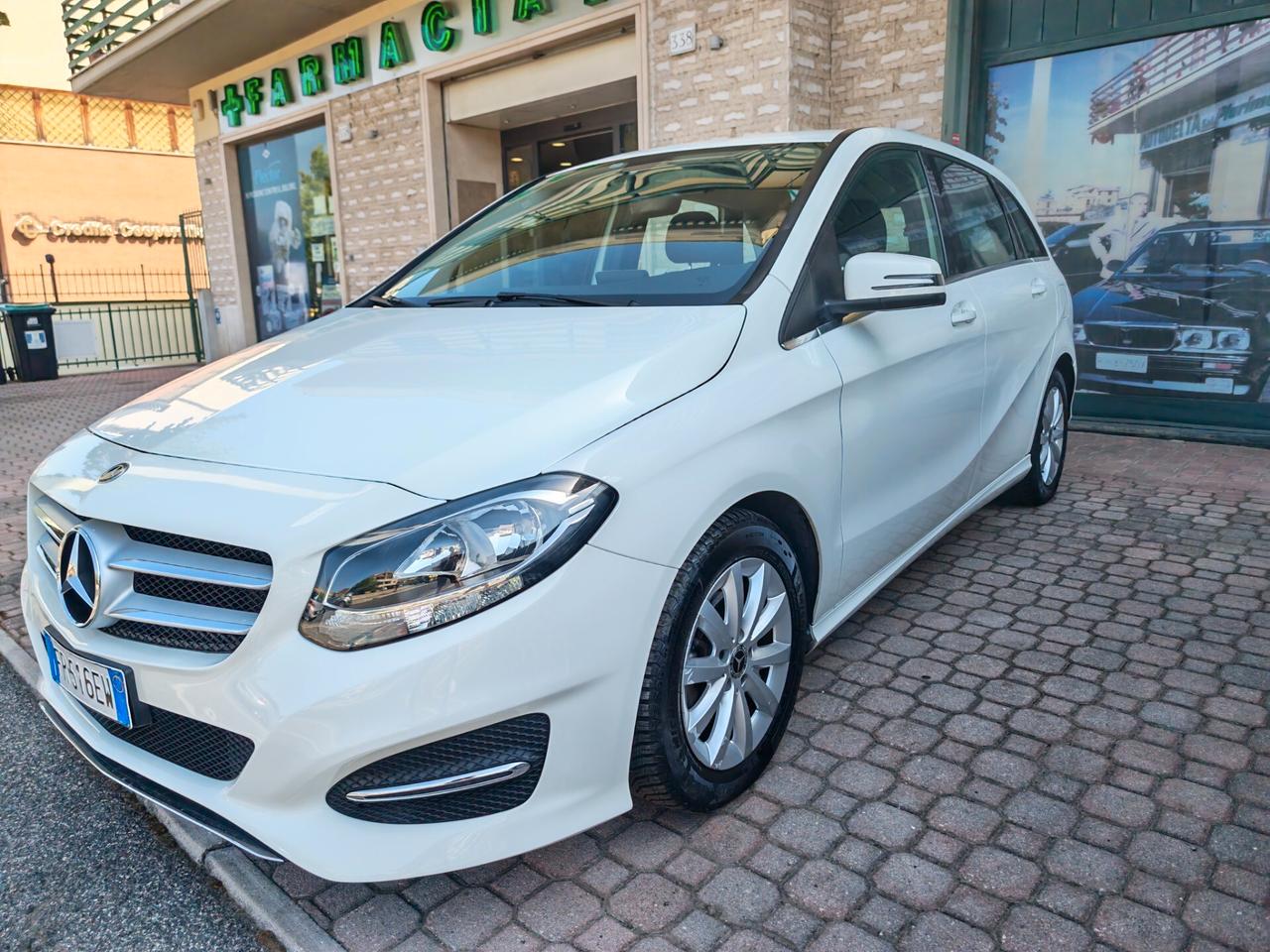 Mercedes-benz A 180 d Premium