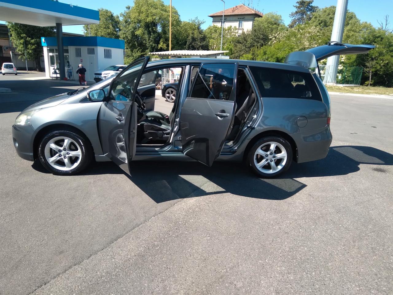 Mitsubishi Grandis 2.0 tdi 140cv 7 posti motore WOLKSWAGEN