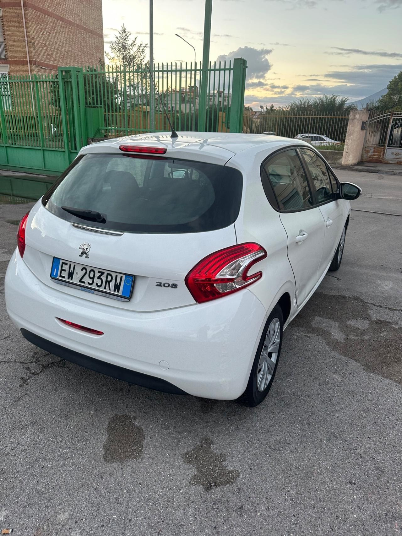 Peugeot 208 PureTech 82 5 porte Allure