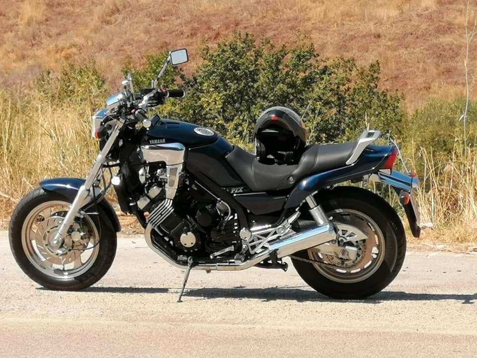 YAMAHA FZX 750