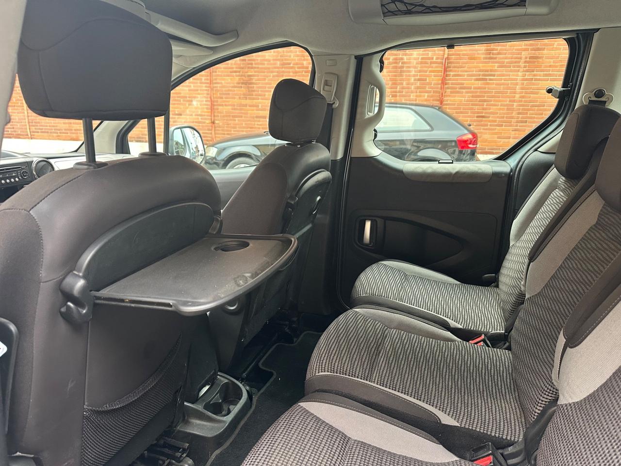 Peugeot Partner 7 posti 1.6 gpl della casa euro 5