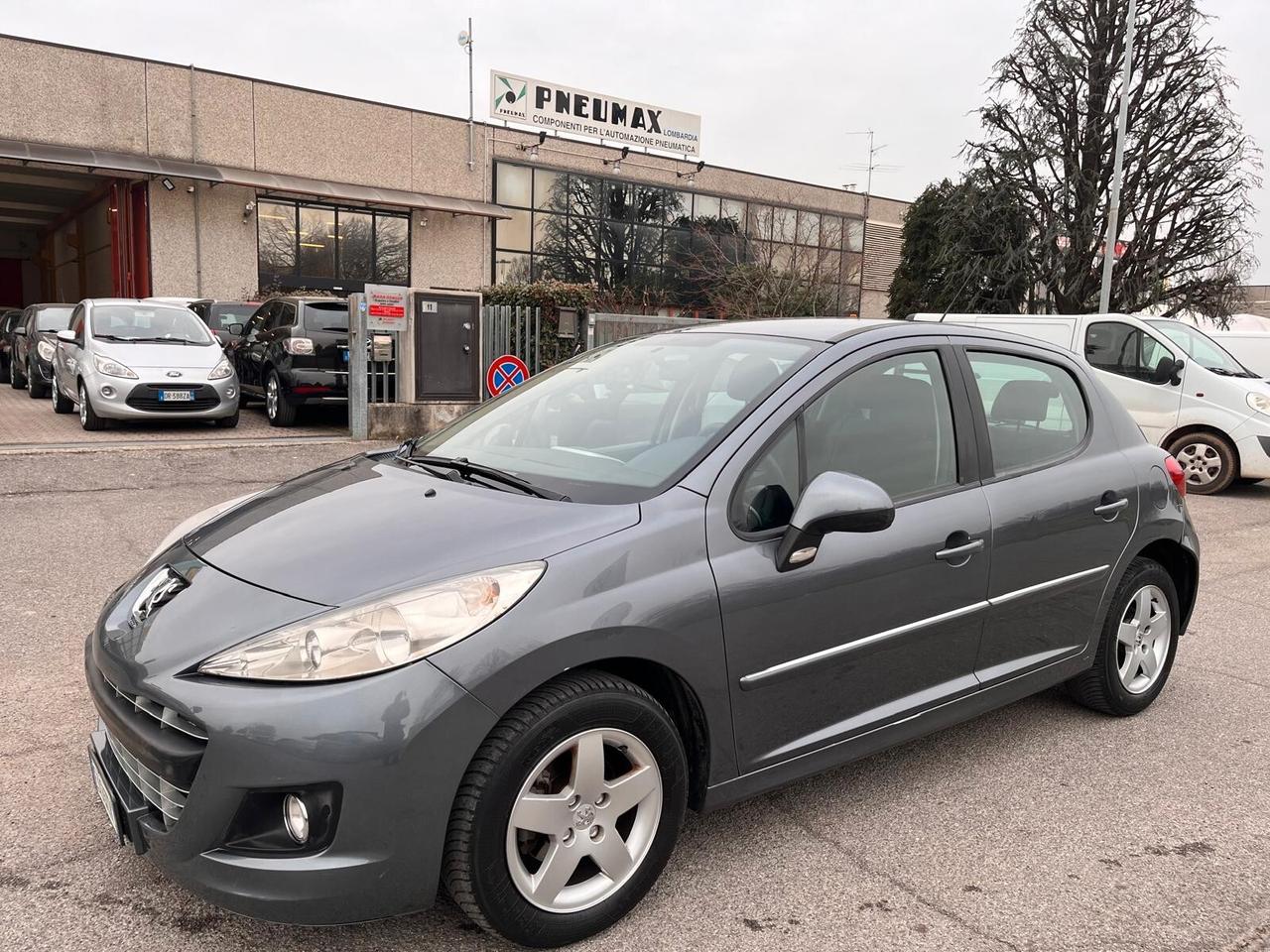 Peugeot 207 1.4 HDi 70CV 5p. Active