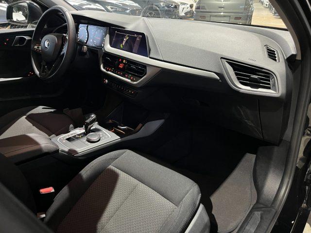 BMW 118 iA 5p. Business Advantage "18 Msport/Navi/Virtual