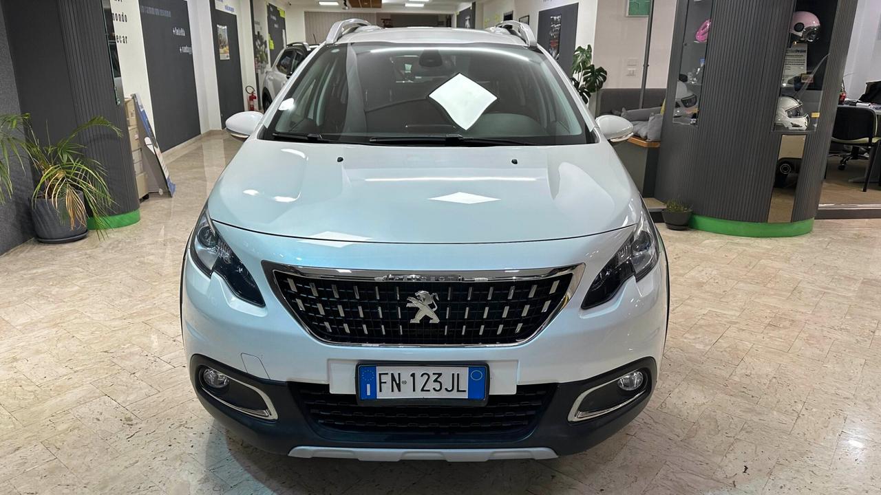 Peugeot 2008 BlueHDi 100 Allure Colore bianco perla