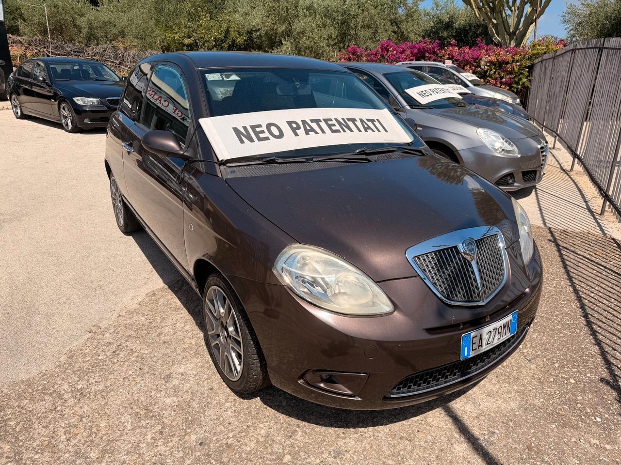 Lancia Ypsilon 1.3 MJT 75 CV Platino