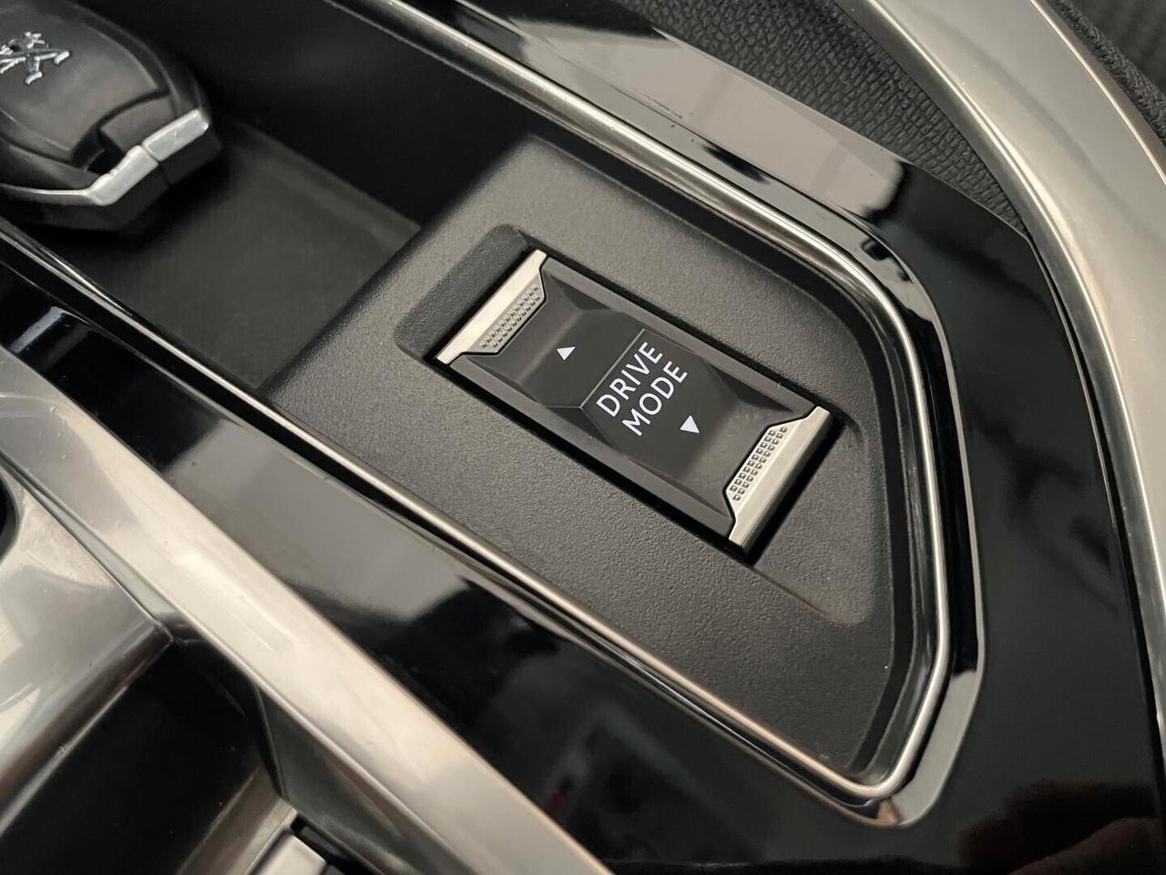 PEUGEOT New 3008 Business - BlueHDi 130cv EAT8 E6D