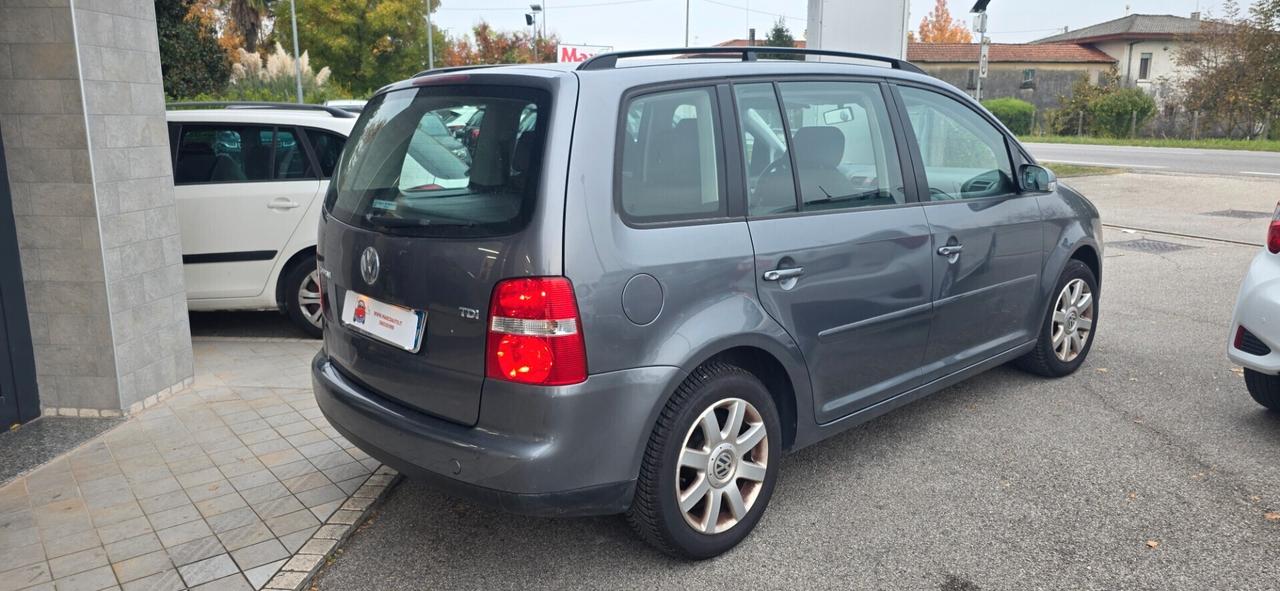 Volkswagen Touran 1.9 Diesel Cambio Automatico Neopatentati