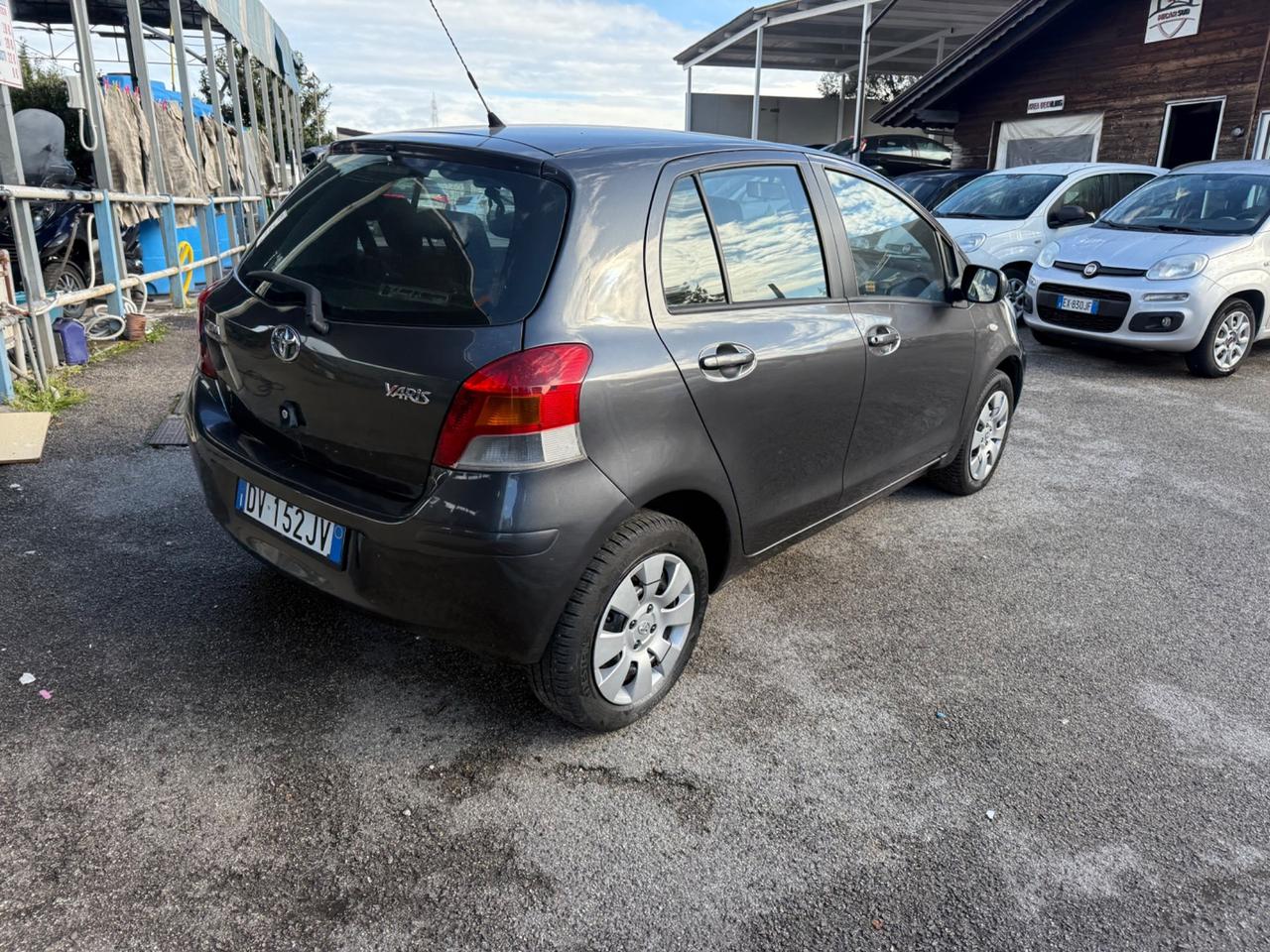 Toyota Yaris 1.0 5 porte Now
