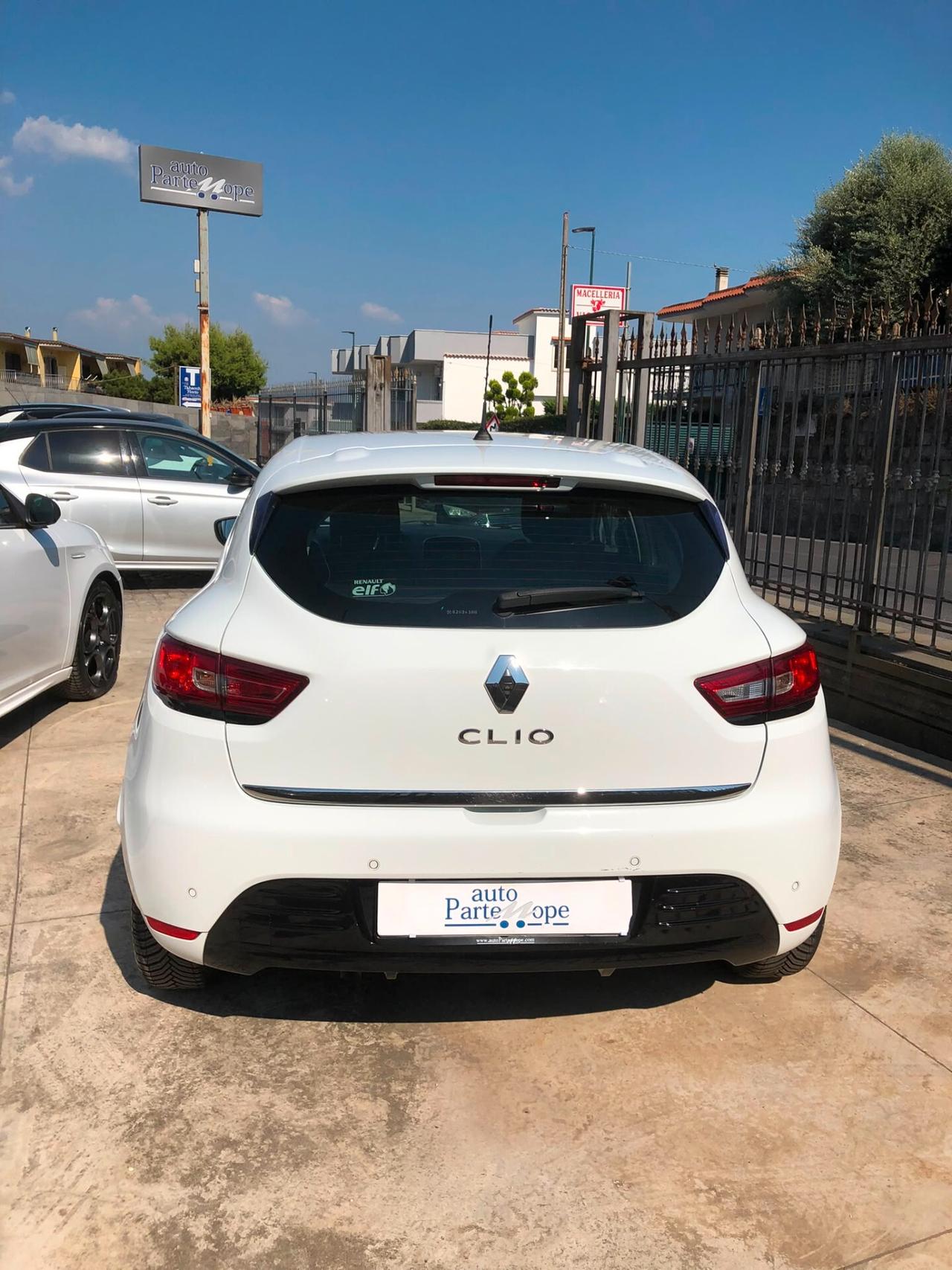 Renault Clio dCi 8V 75 CV 5 porte Moschino Intens