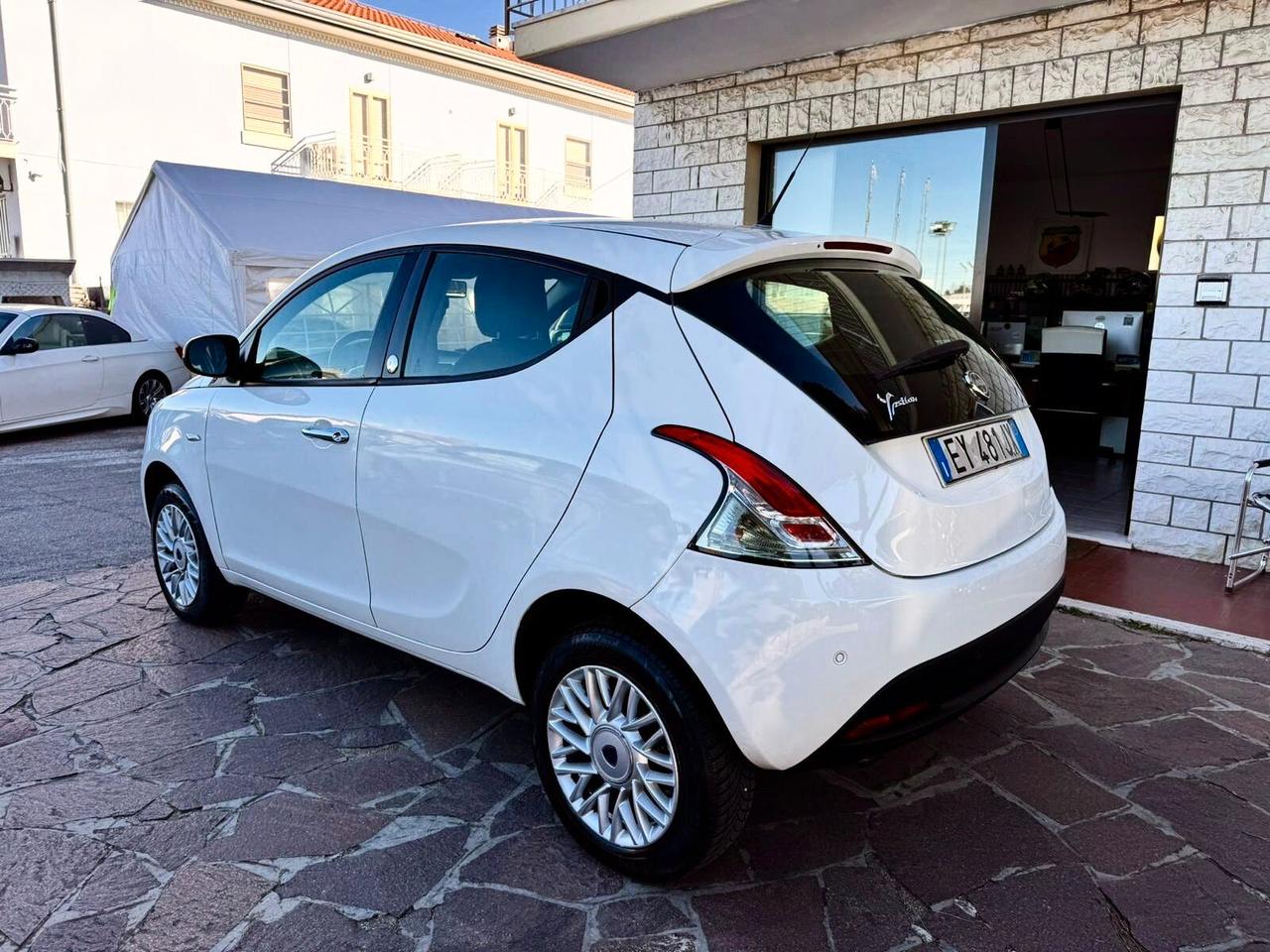 Lancia Ypsilon 0.9 TwinAir 85 CV 5 porte Metano Ecochic Gold