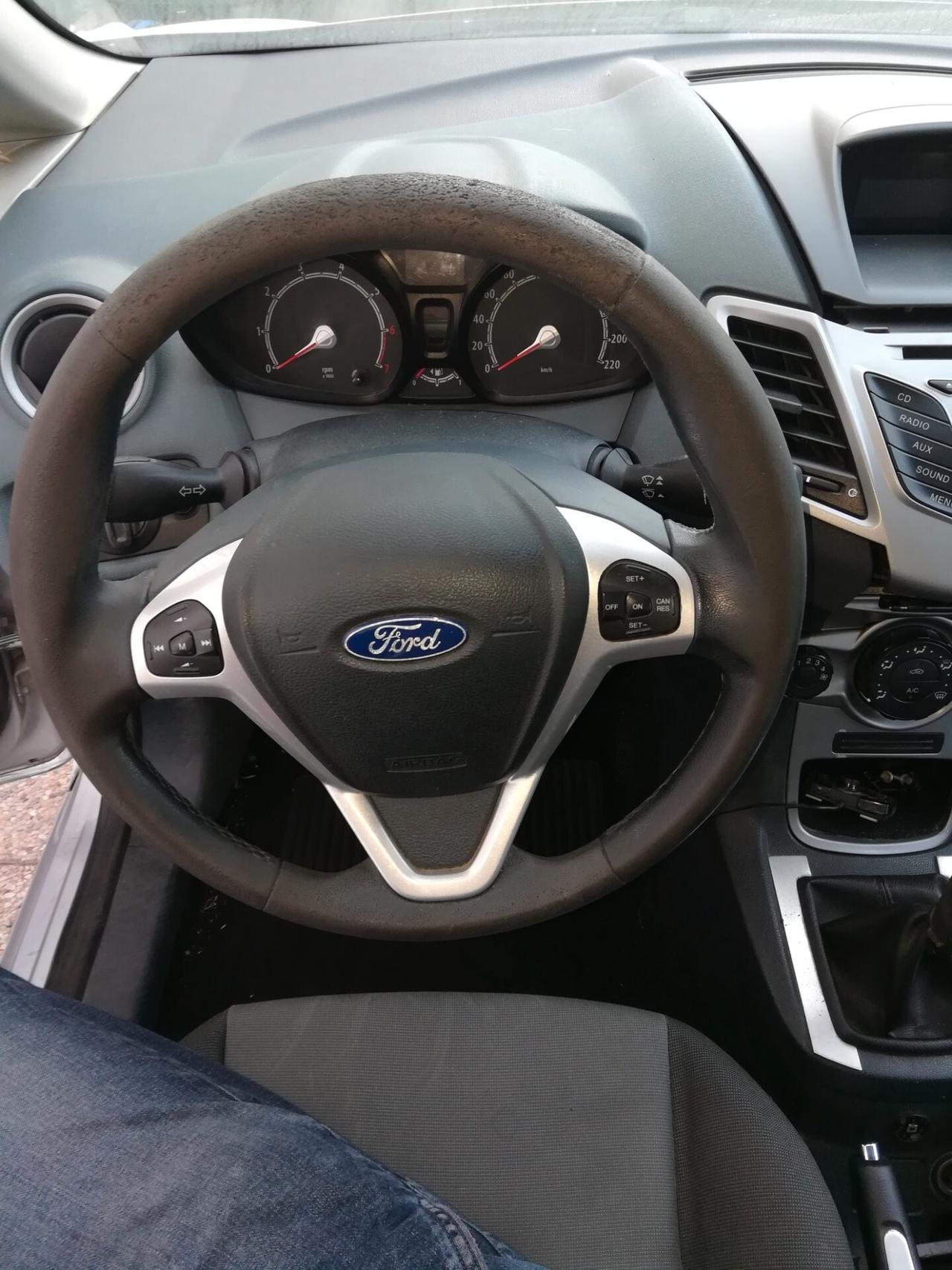 Ford Fiesta 1.4 GPL MOTORE ROTTO