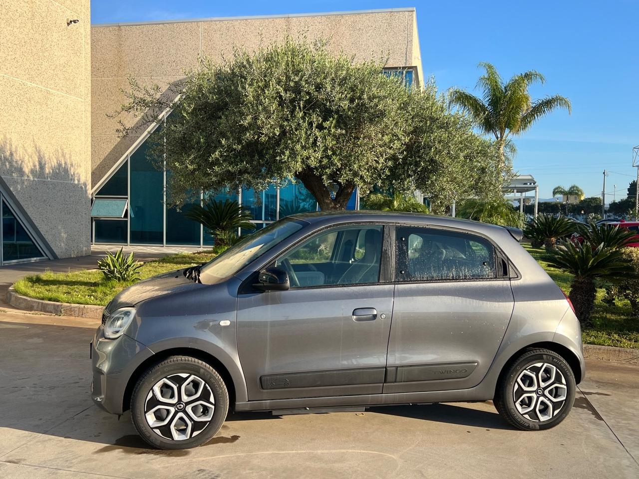 Renault Twingo Electric possibilità noleggio no scoring