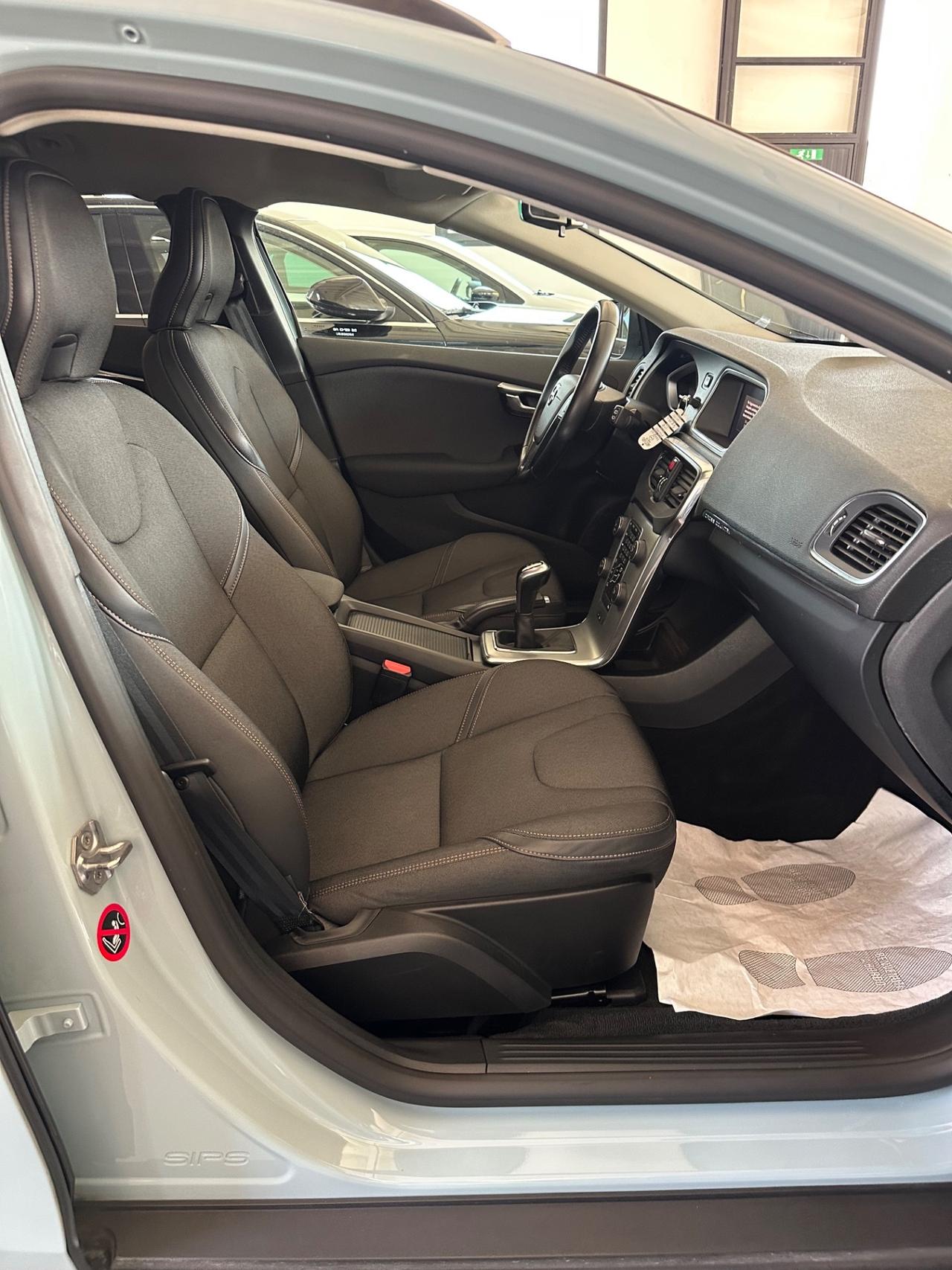 Volvo V40 Cross Country D2 Pro