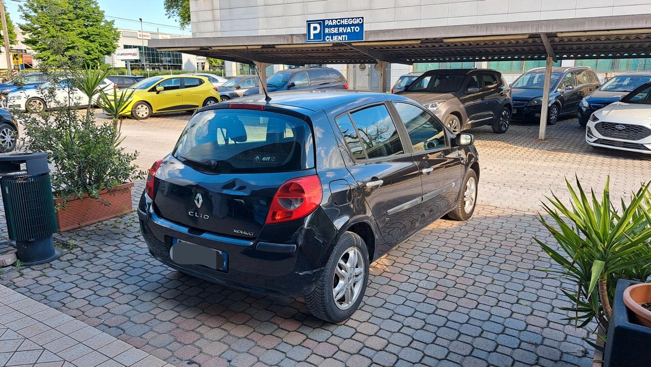 Renault Clio 1.2 16V 5 porte Dynamique OK NEO PATENTATI