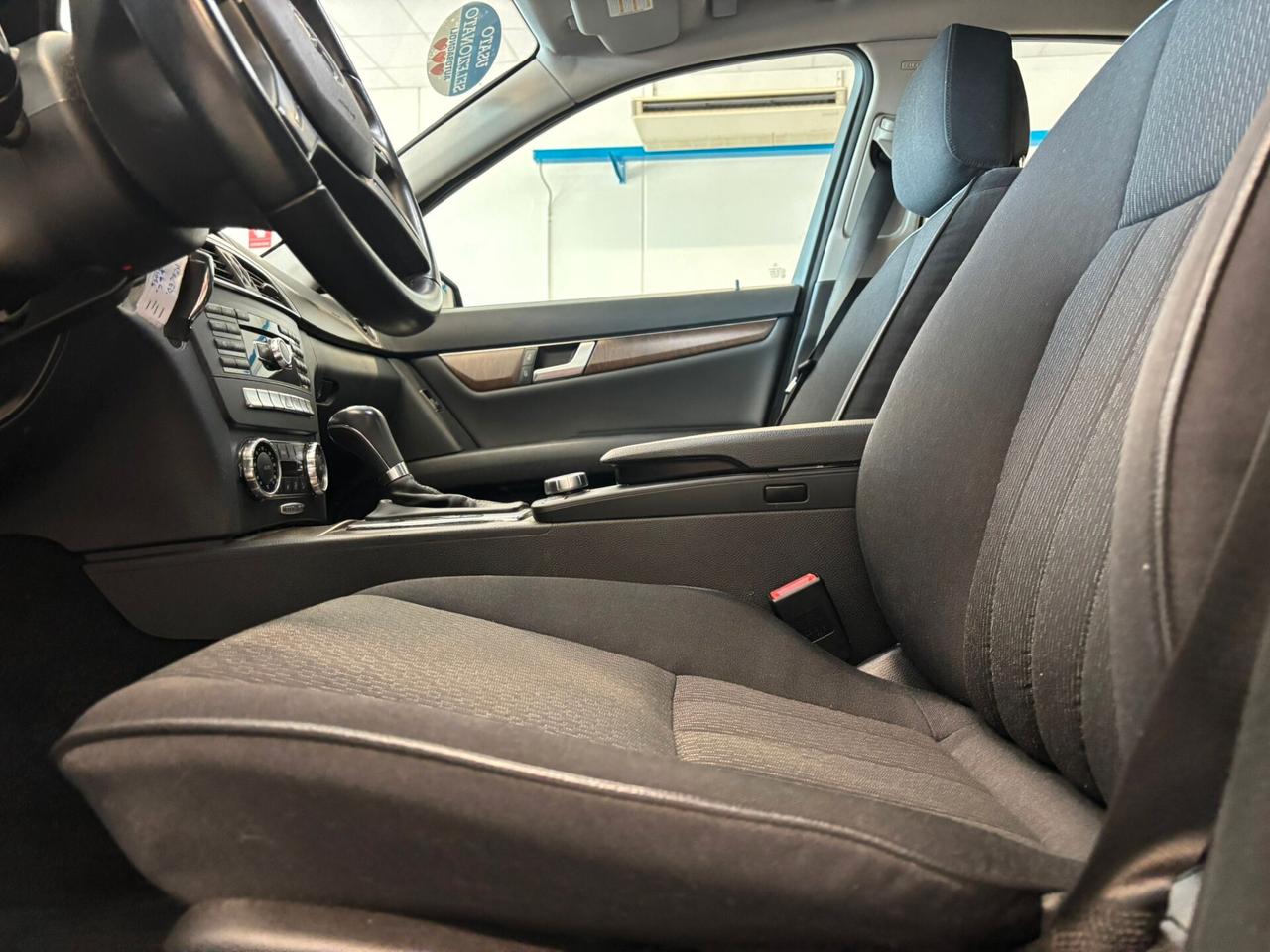 Mercedes-benz C 220 CDI ELEGANCE BlueEFFICIENTY Automatic