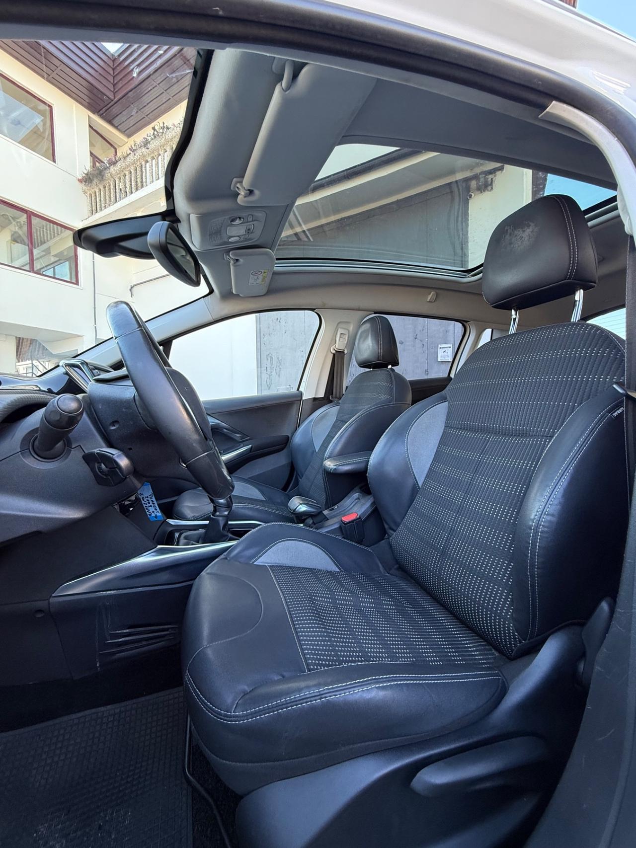 Peugeot 2008 1.6 Benzina FULL OPT 2014 TETTO PANORAMICO