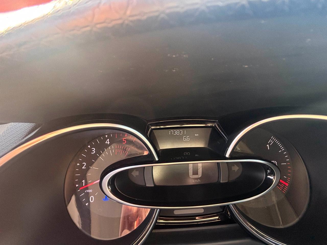 Renault Clio dCi 8V 90CV EDC Start&Stop 5 porte Energy Intens