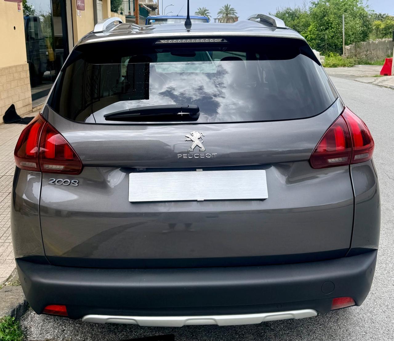 Peugeot 2008 BlueHDi 100 Allure