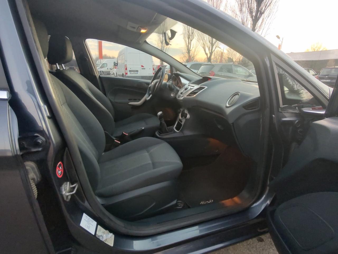 Ford Fiesta 1.4 5 porte Bz.- GPL Titanium, GARANZIA L.12 MESI, OK NEOPATENTATI