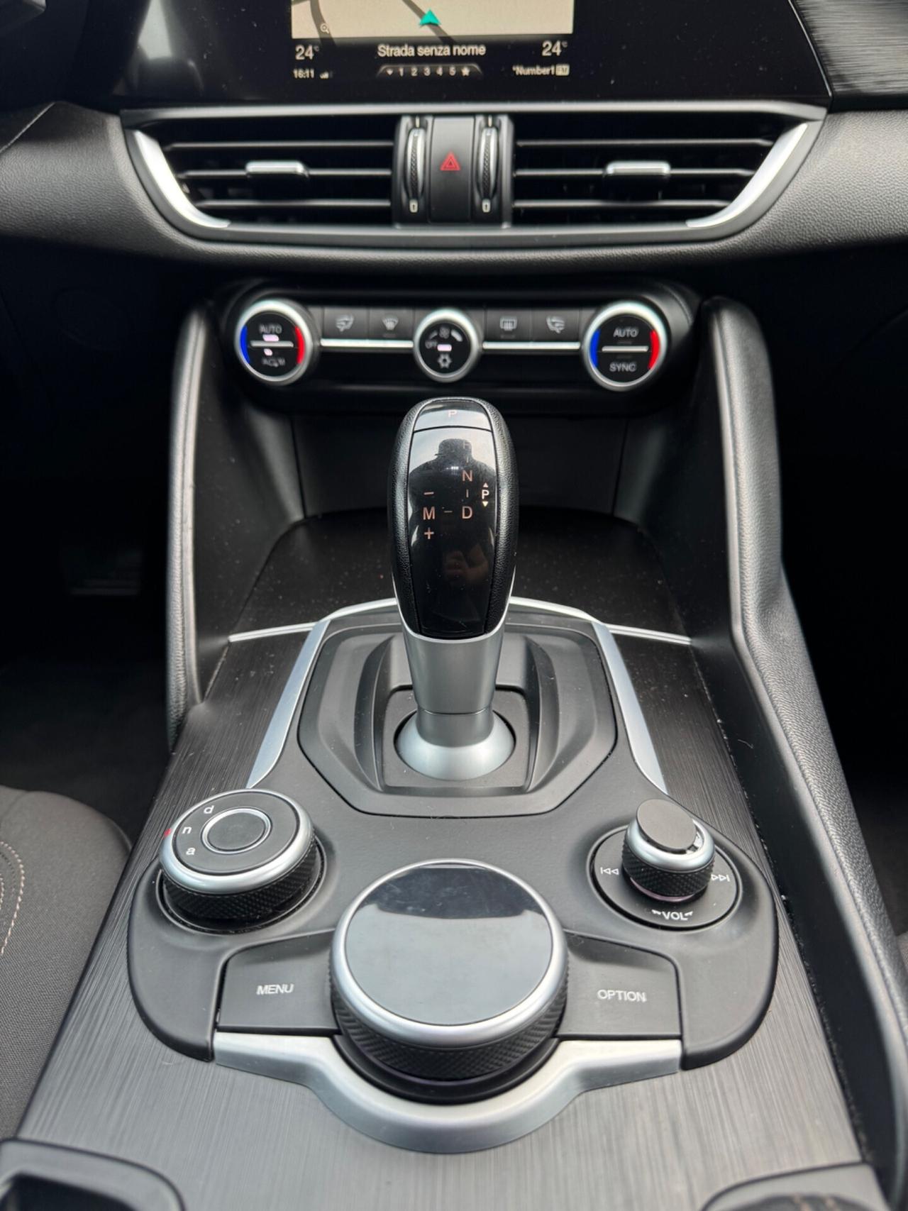 Alfa Romeo Giulia 2.2 Turbodiesel 180 CV Business Sport
