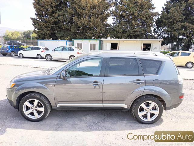 MITSUBISHI Outlander 2.0 DI-D Instyle 7 p.ti DPF