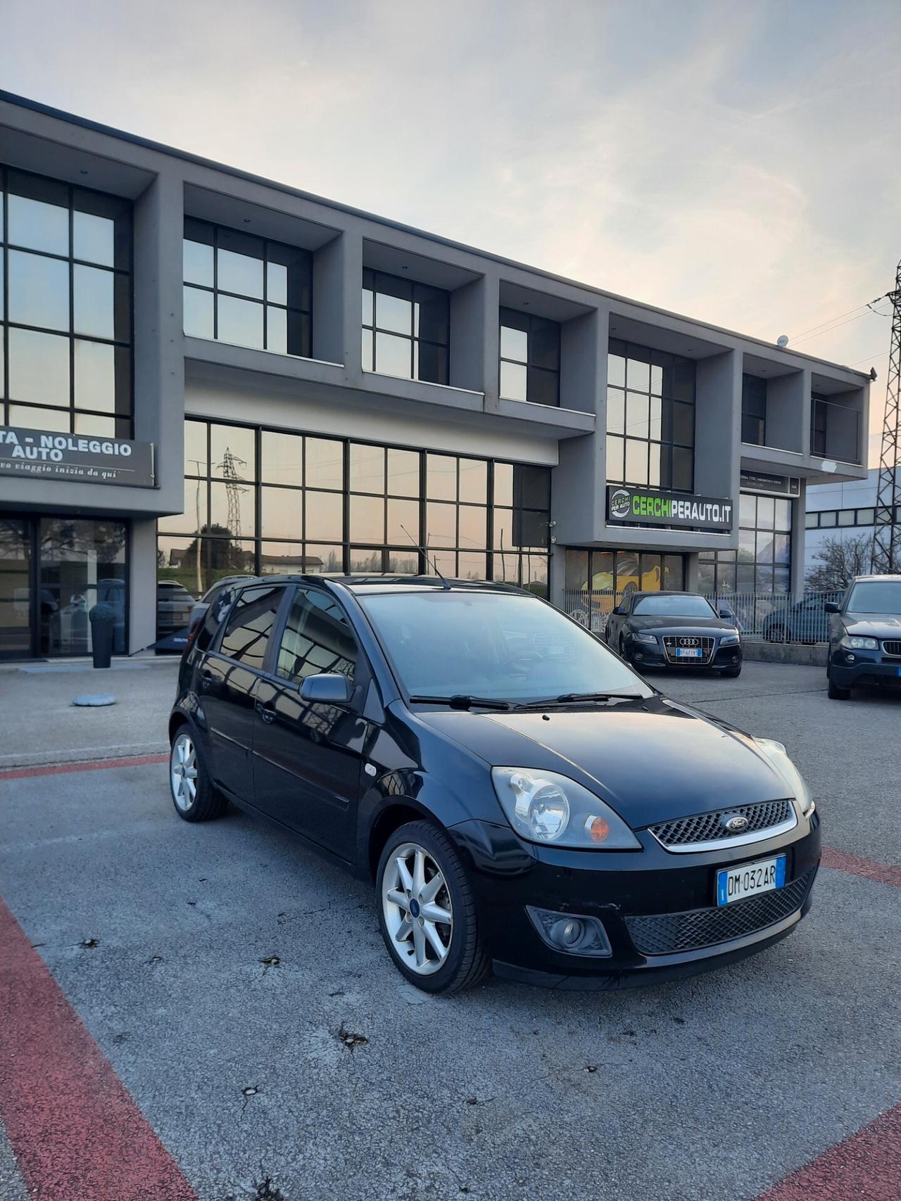 Ford Fiesta 1.4 TDCi 5p. Ghia UNICO.PRO