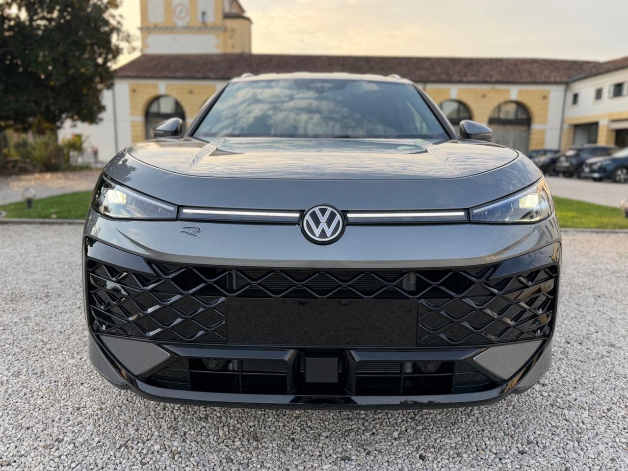Volkswagen T-Roc 1.5 eTSI ACT 150 CV DSG R-Line