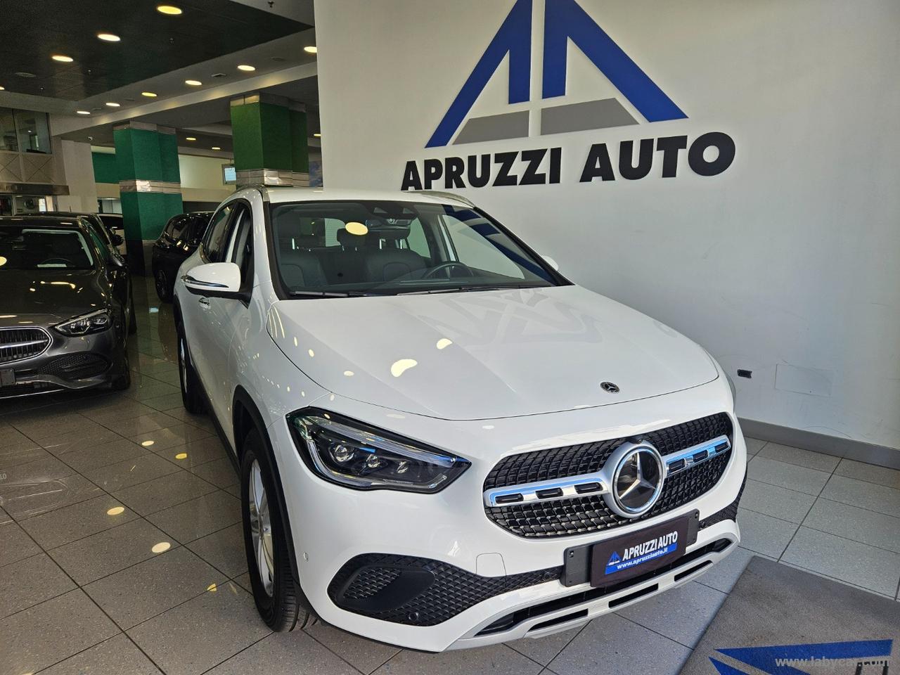 MERCEDES-BENZ GLA 200 d Automatic 4Matic Sport