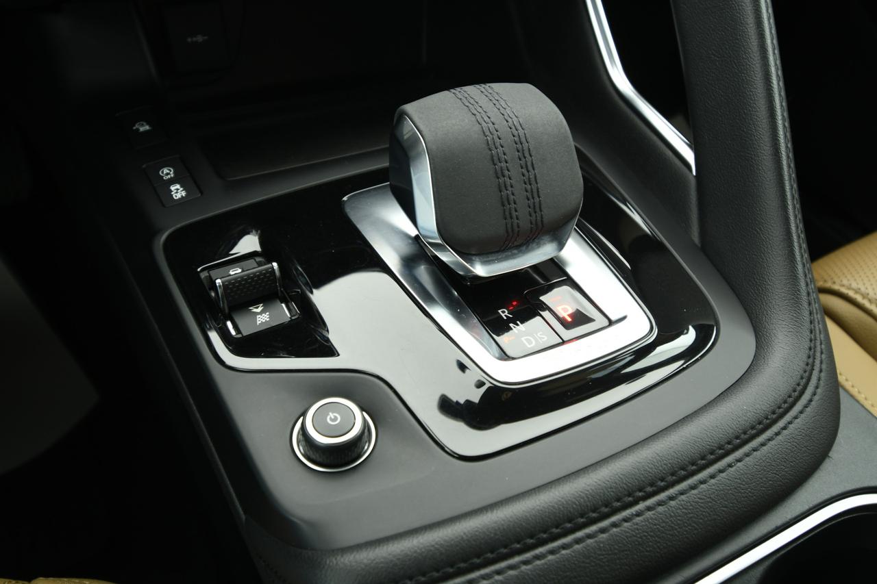 JAGUAR E-Pace 2.0d i4 mhev R-Dynamic SE awd 163cv auto N1+PREZZO+IVA+CAMERA 360