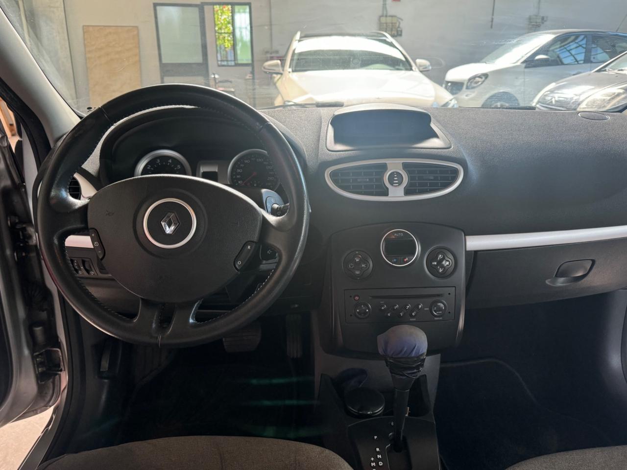 Renault Clio 1.6 5 porte CAMBIO AUTOMATICO GPL