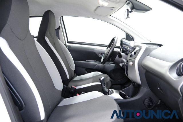 TOYOTA Aygo 1.0 VVT-i 69 CV 5 PORTE X-COOL TSS NEOPATENTATI