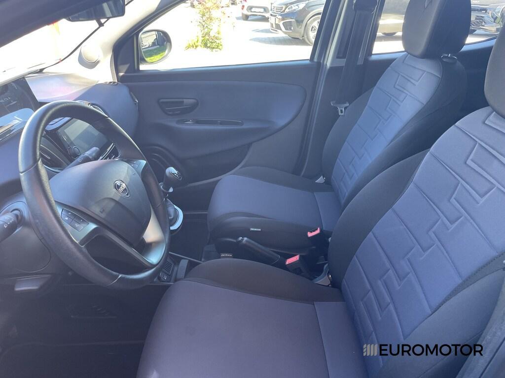 Lancia Ypsilon 1.0 FireFly Hybrid Platino