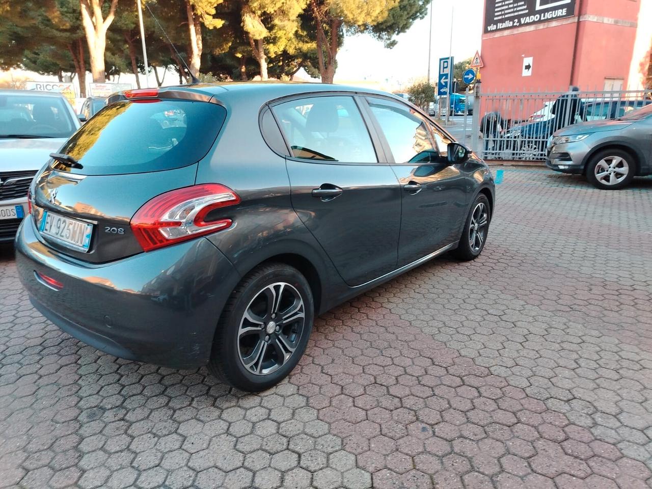 Peugeot 208 1.4 HDi 68 CV 5 porte Allure - ADATTA A NEOPATENTATI