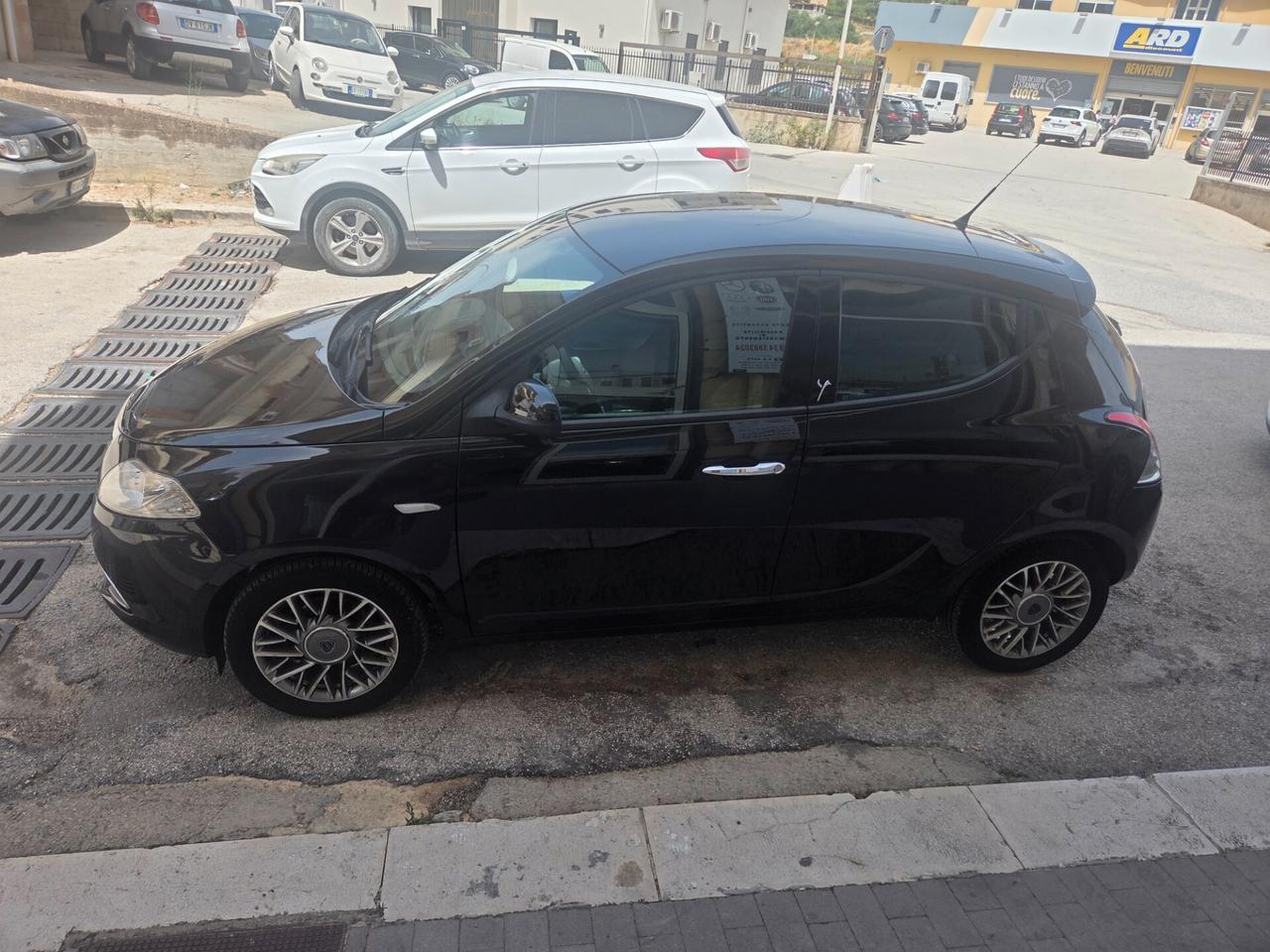 LANCIA YPSILON 1.2 BENZINA 70 CV SOLI KM 56000 CERTIF