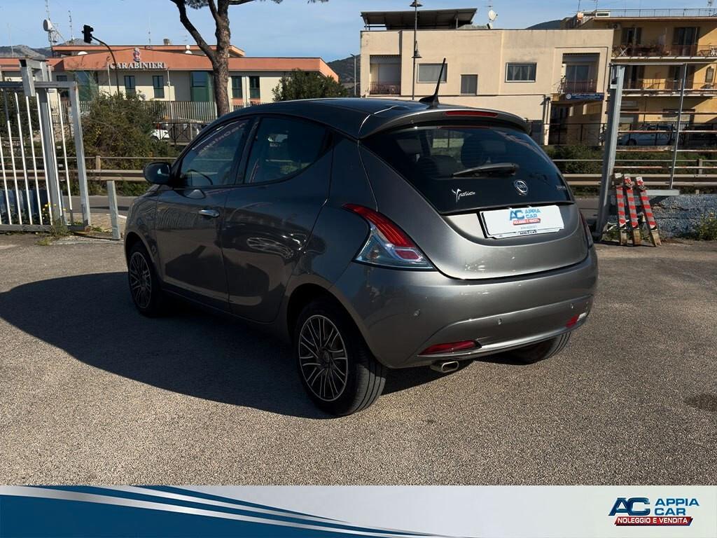 Lancia Ypsilon 1.0 FireFly 5 porte S&S Hybrid Ecochic Gold IN PROMO