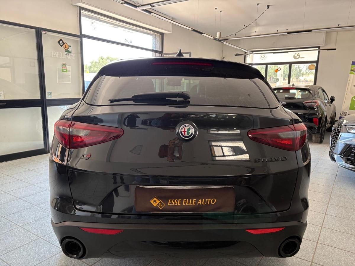 ALFA ROMEO STELVIO 2.2 T.diesel 190 CV AT8 Q4 Exec. UNICO PROPRIETARIO/ NAVIGATORE/ PORTELLONE ELETTRICO