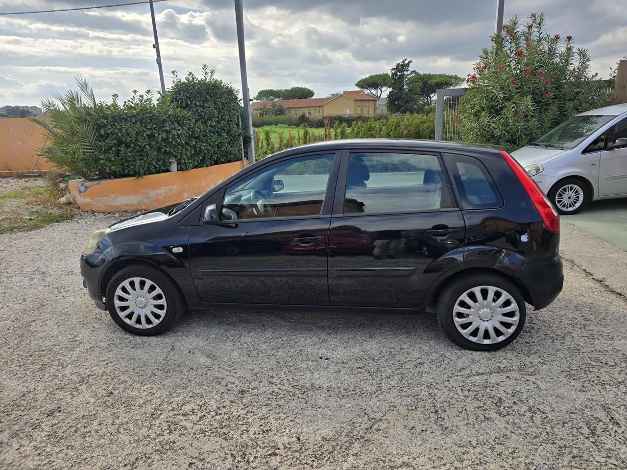 Ford Fiesta 1.6 TDCi 5p. Ghia