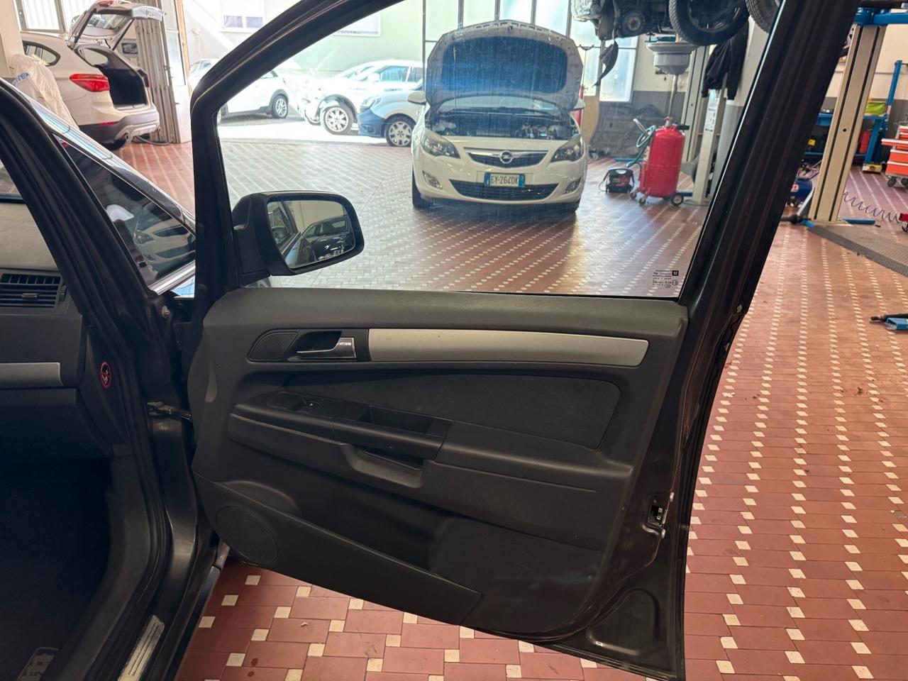 Opel Zafira 1.6 16V VVT Cosmo - 7 POSTI