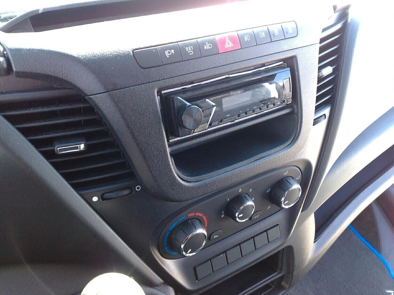 Iveco Daily 35s14 2.3hpt furgone di serie - 2018