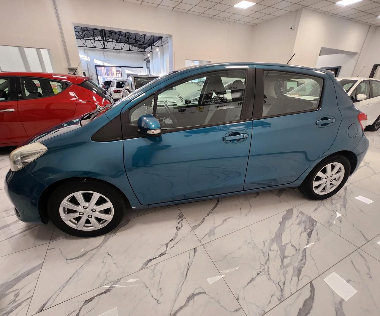 Toyota Yaris 1.3 5 porte Lounge