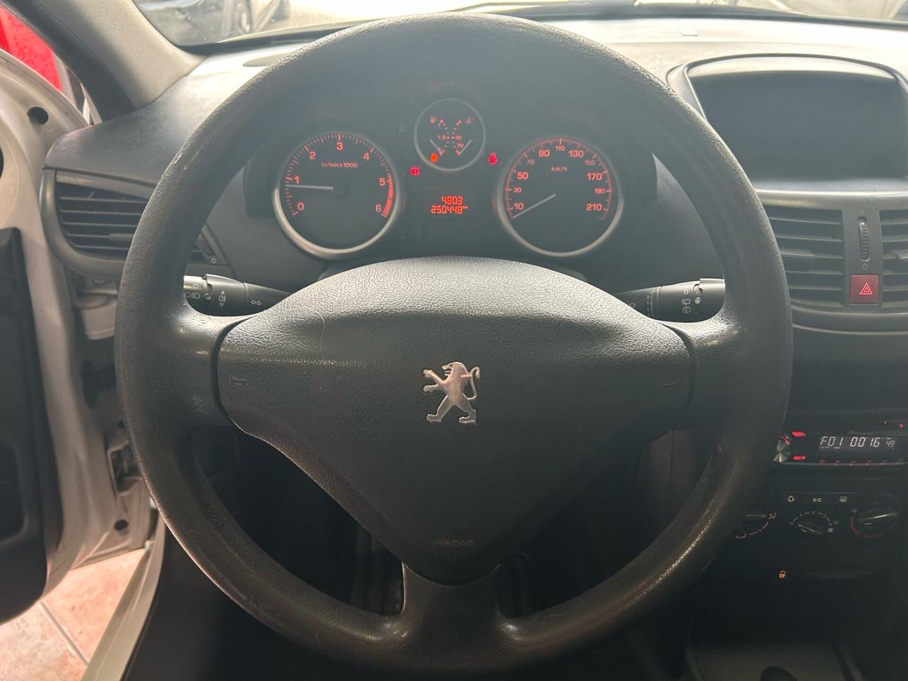 Peugeot 207 hdi 3p - van
