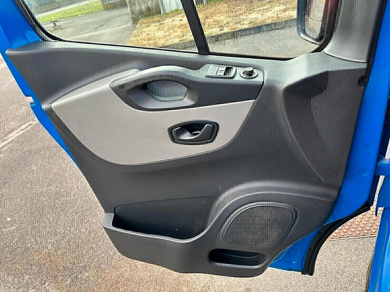 RENAULT TRAFIC ANNO 2015 PRONTO ALL'USO! SUPER PREZZO!