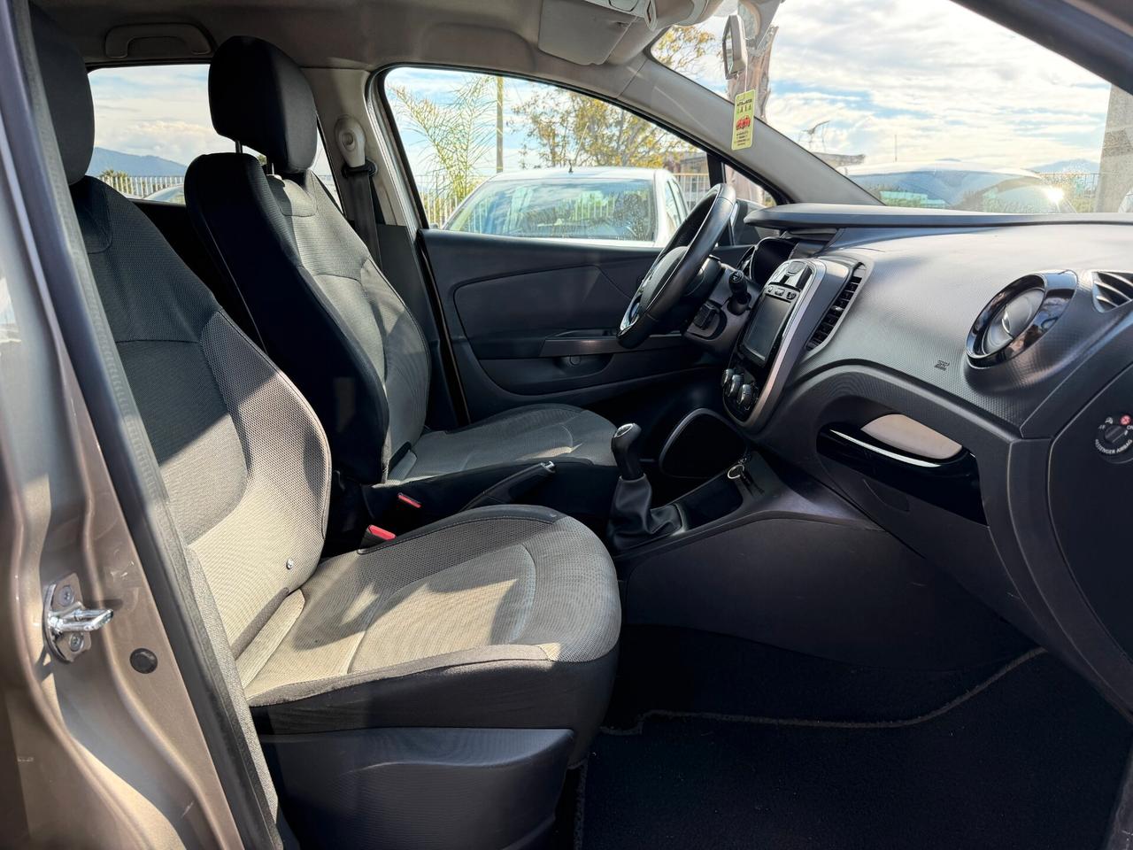RENAULT CAPTUR 2014 900 BENZINA 90 CV *LEGGI