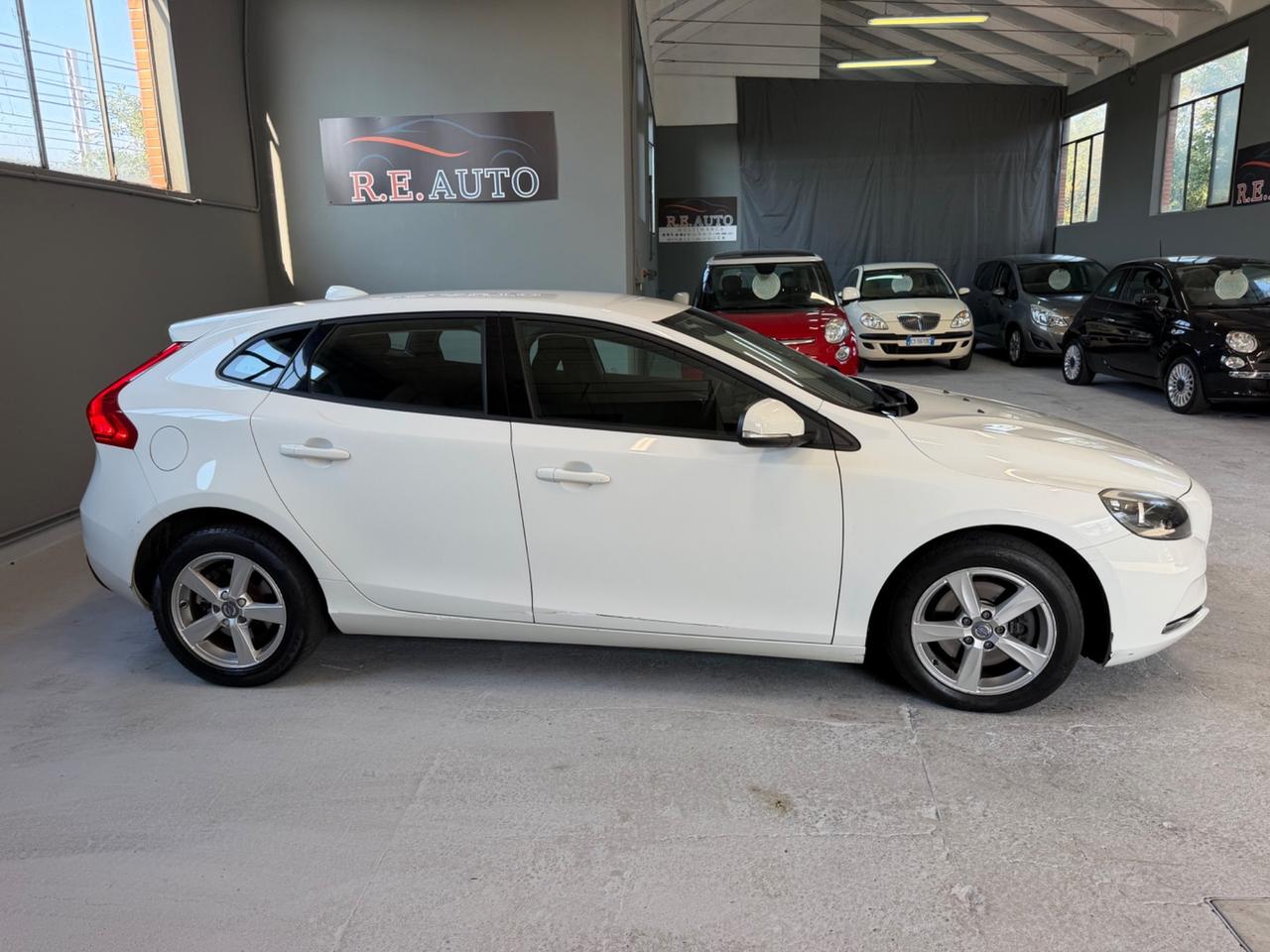 Volvo V40 D2 R-design Momentum