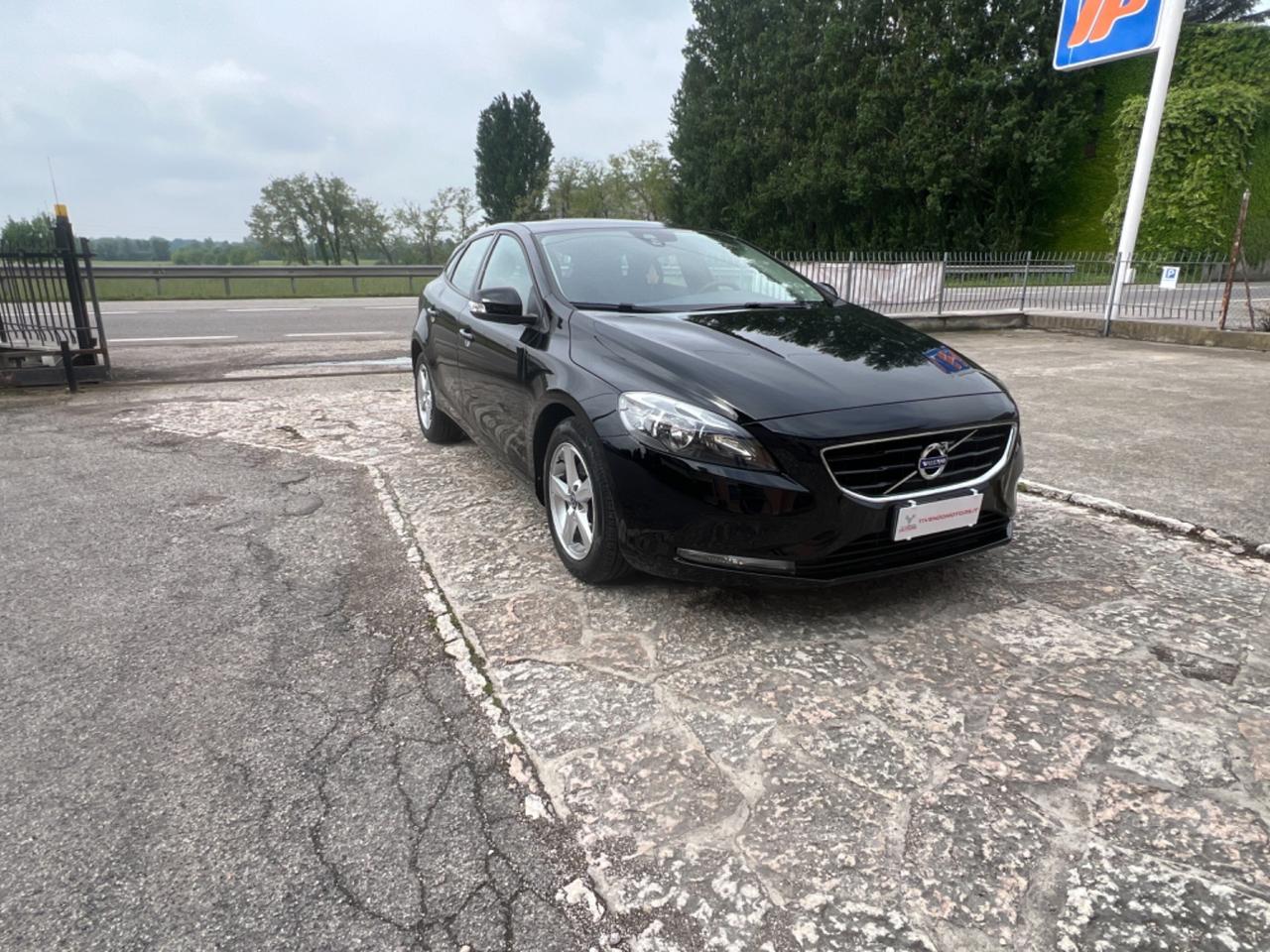 Volvo V40 D2 Momentum 2.0 120cv