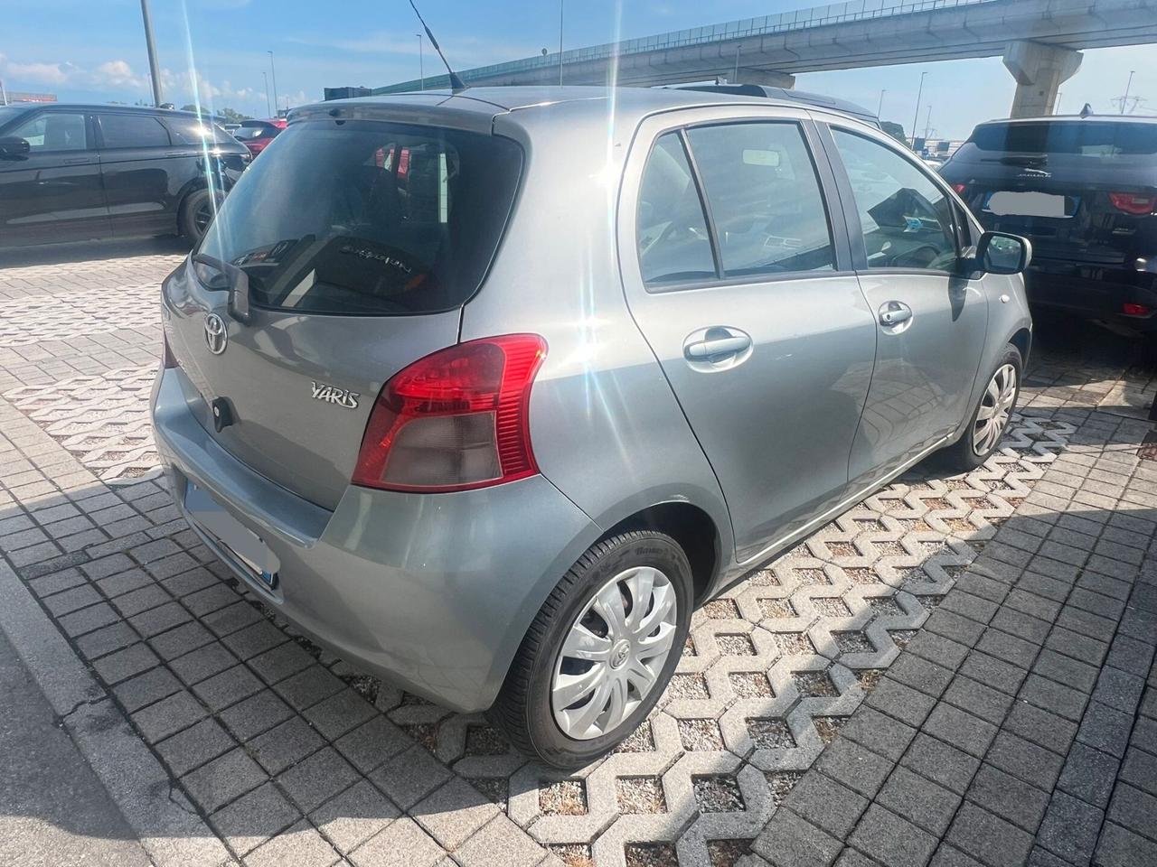 Toyota Yaris 1.3 5 porte Sol OK NEO PATENTATI